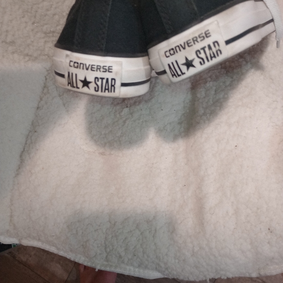 Size 9 unisex converse - Picture 4 of 6